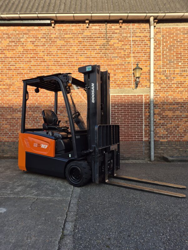 Doosan 613 - Image 2