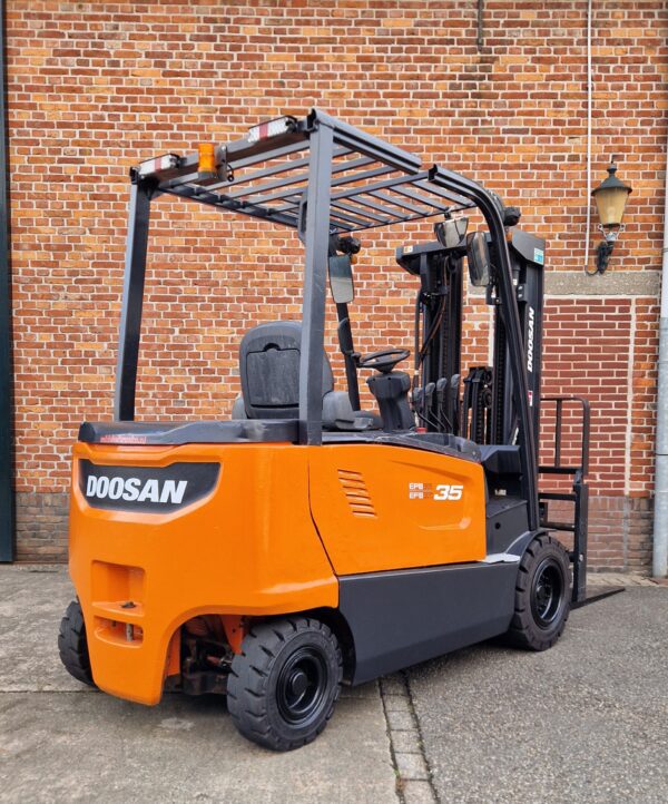 Doosan 624