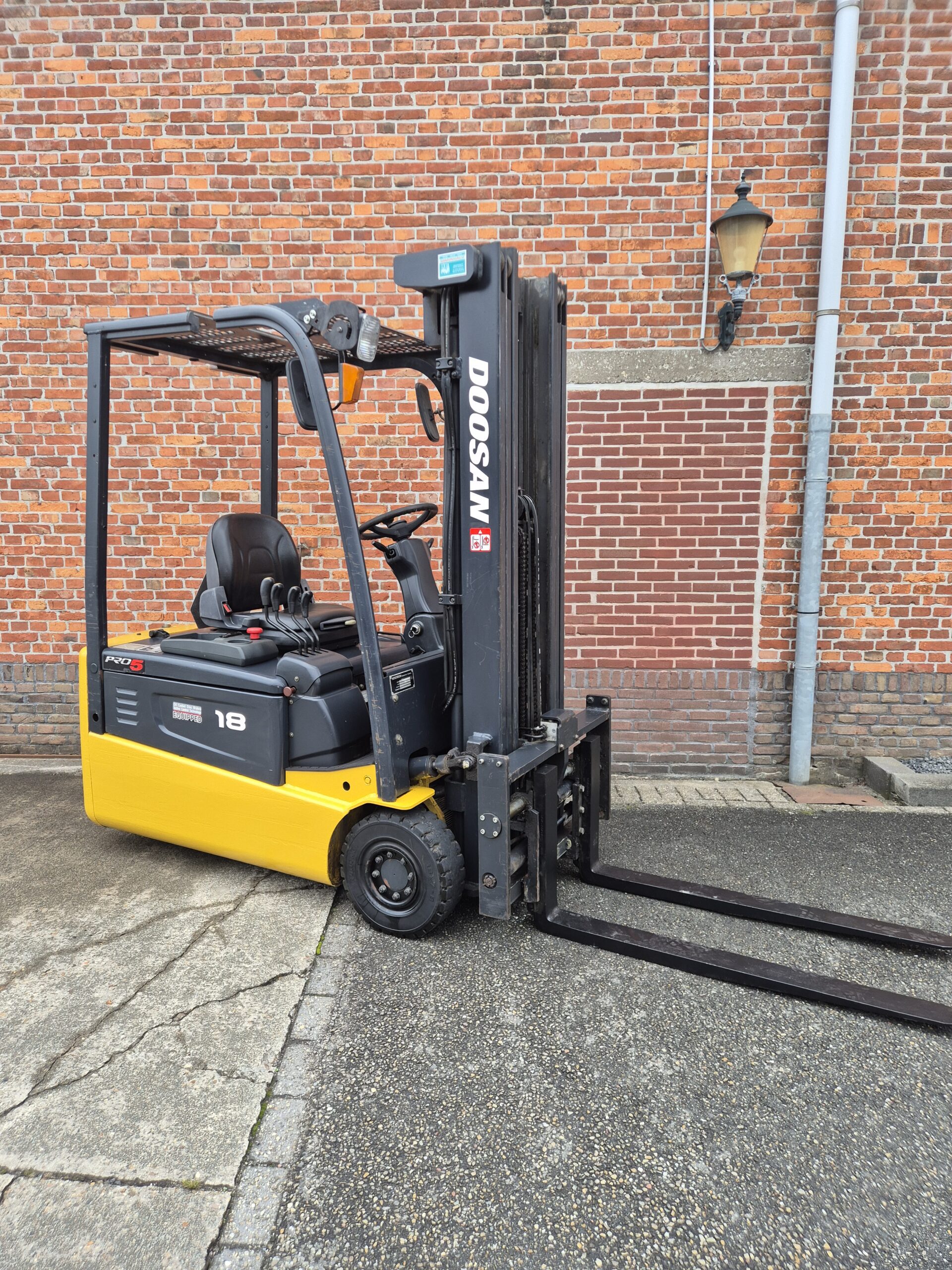 Daewoo 371 - Image 2